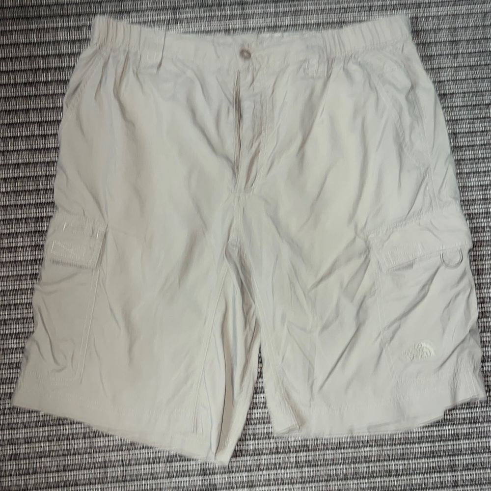 𝅺MEN'S the north face shorts size extra large